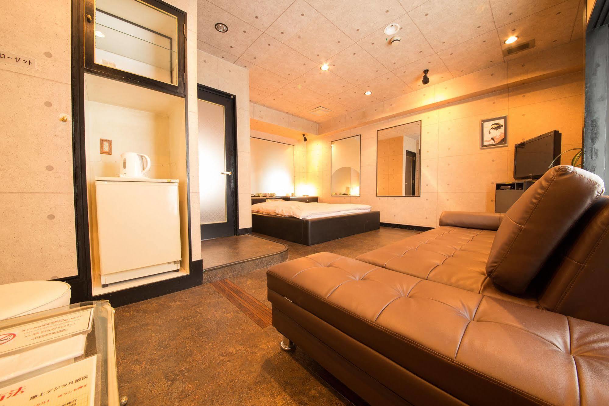 Hotel Candy Hall (Adults Only) Osaca Exterior foto